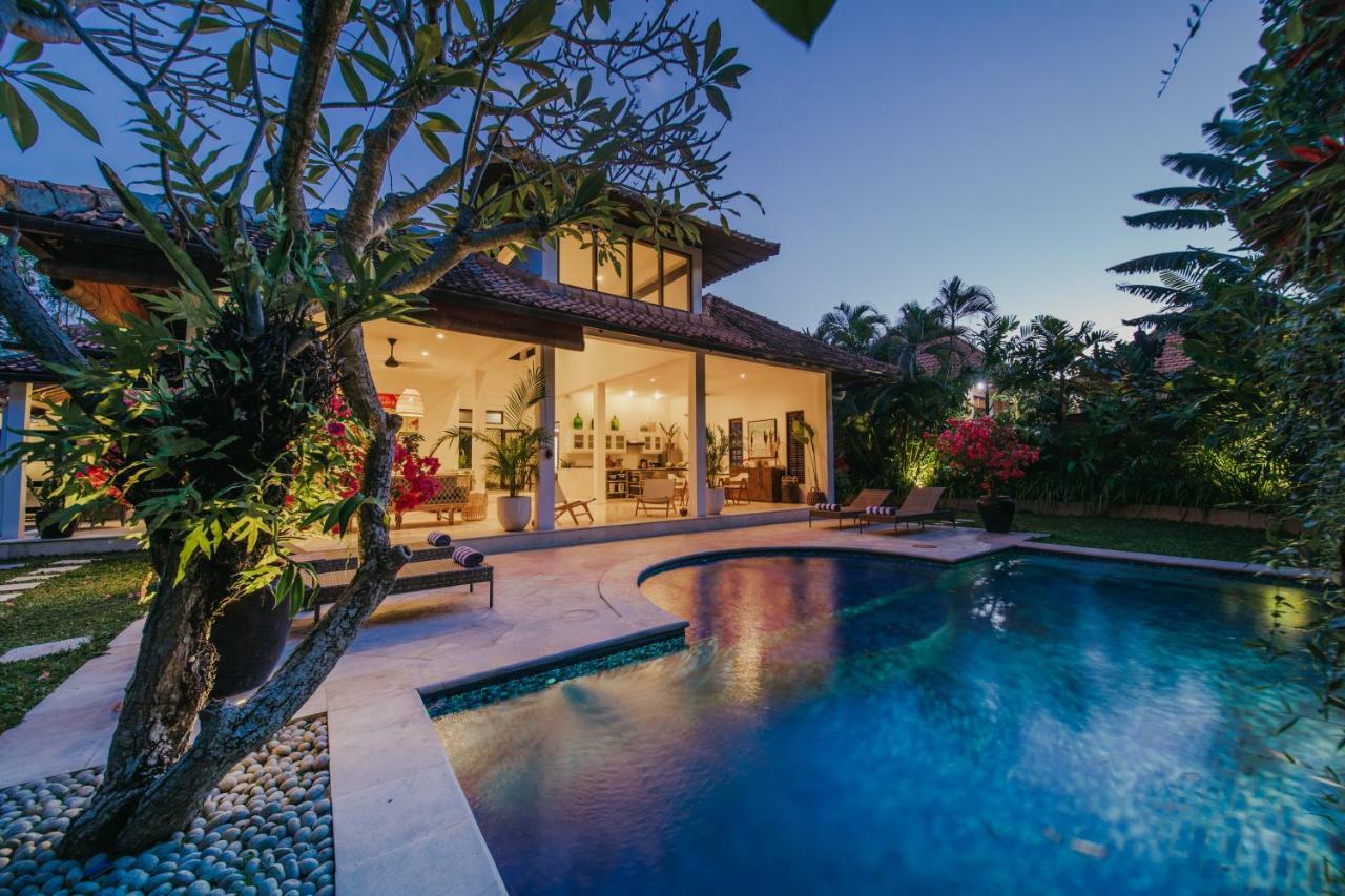 Villa Eight Seminyak Esterno foto